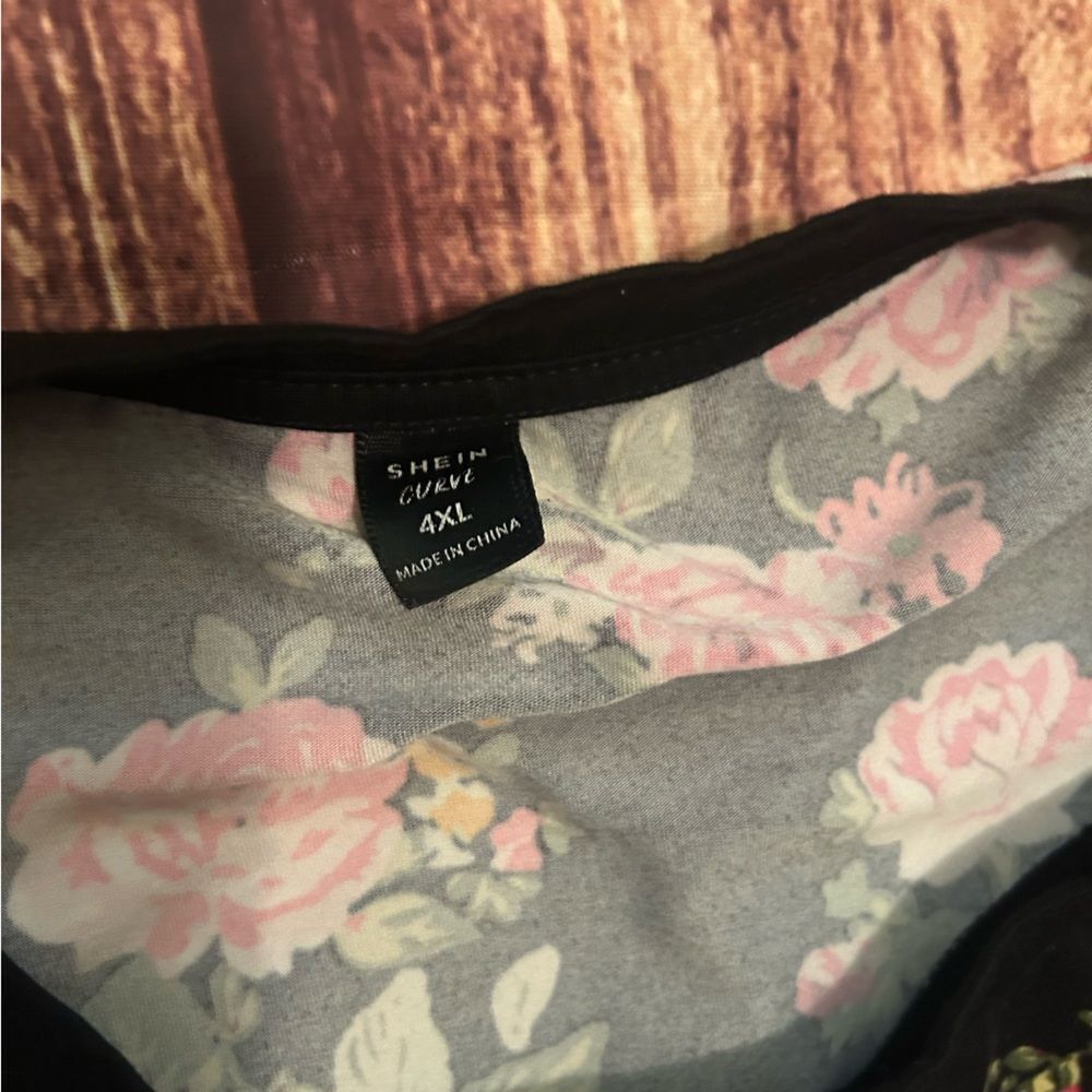 Women’s SHEIN Foral Black Pink Top 4XL - Picture 5 of 5